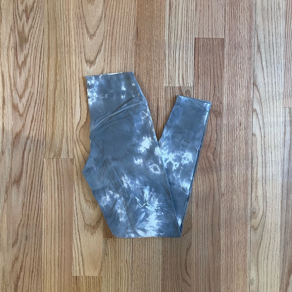 Balance Athletica Grey Tie Dye Leggings (S)